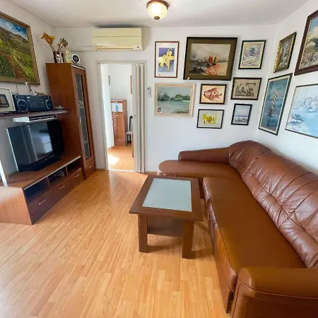 Apartment In 42258