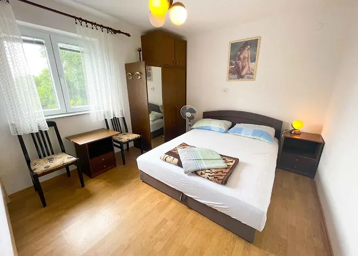 In 42258 * Jadranovo