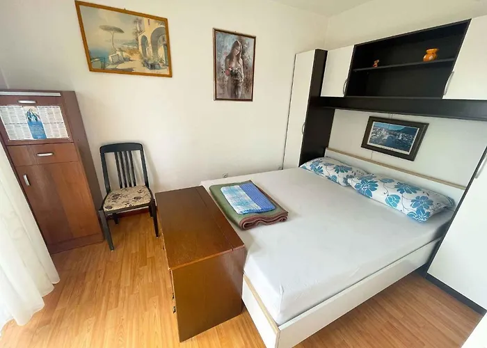 Lejlighed In 42258 *