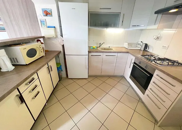 Lejlighed In 42258 *