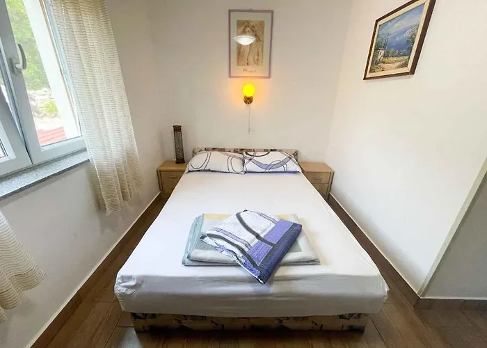 In 42258 * Jadranovo