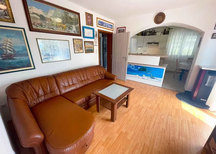 In 42258 * Jadranovo