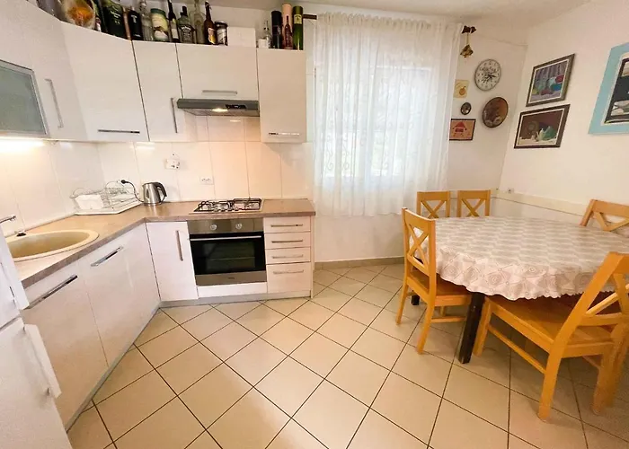 In 42258 Jadranovo