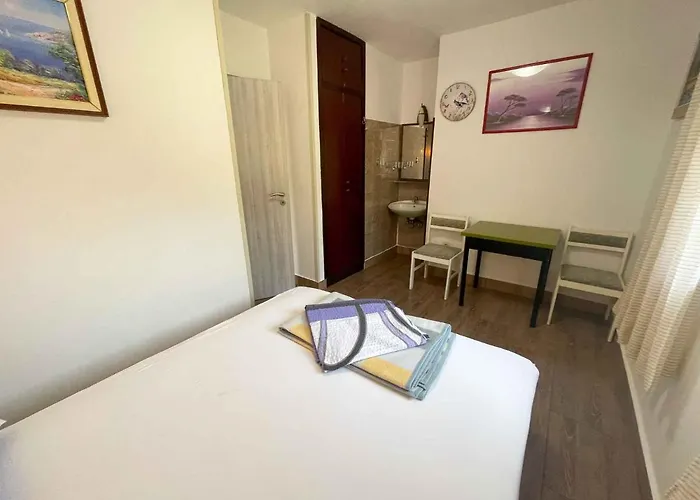 In 42258 Lejlighed Jadranovo